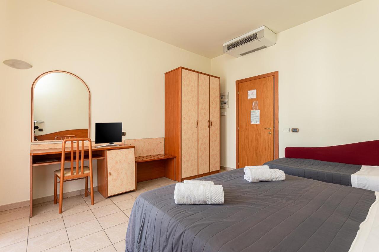 Hotel Villa Maria チェゼナーティコ エクステリア 写真