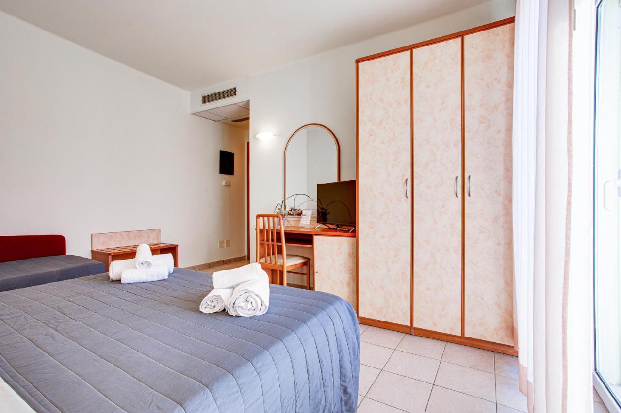 Hotel Villa Maria チェゼナーティコ エクステリア 写真